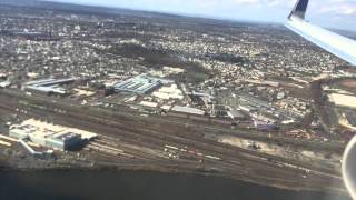 United Airlines Boeing 737-900ER landing into EWR Newark - View of Downtown Newark