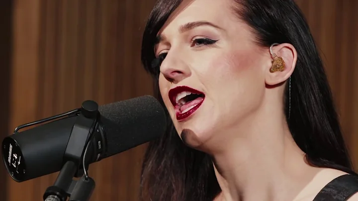 AMY WINEHOUSE - ME & MR  JONES (COVER BY LENA HALL)