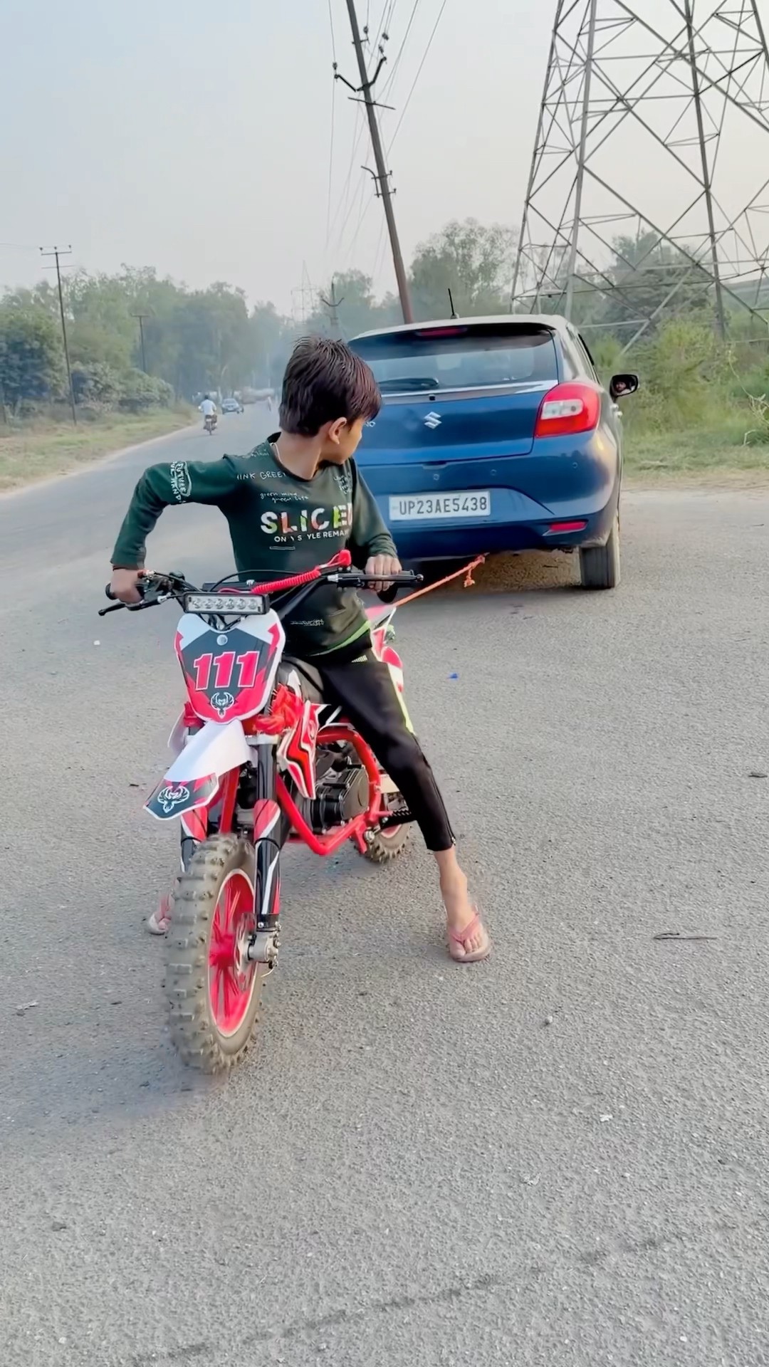 Munnu or Puru ne ki Bike se Tug of War #comedy #dragrace #youtubeshorts #shorts #shortsfeed