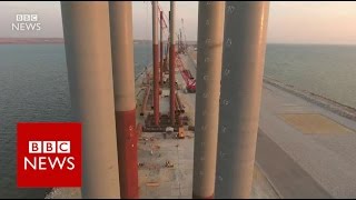 Russia's billion-dollar bridge to Crimea - BBC News