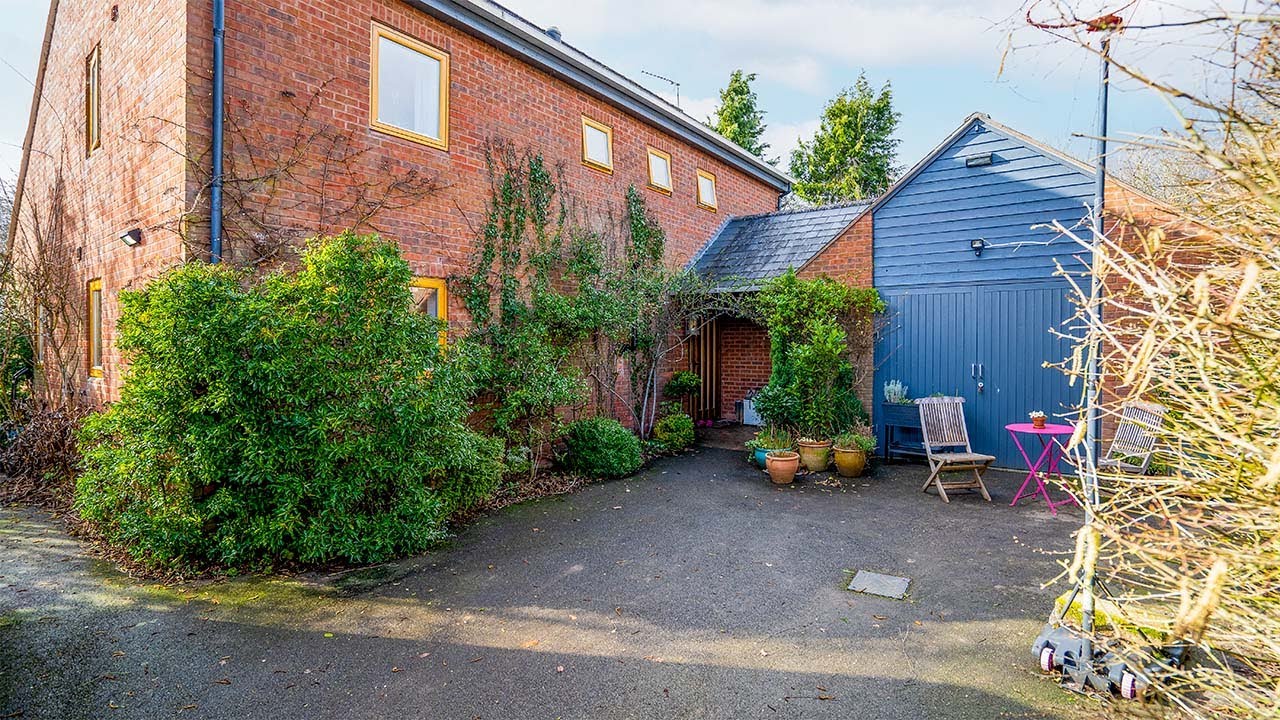 UNIQUE Architecturally Designed Home For Sale in Yarpole, Leominster