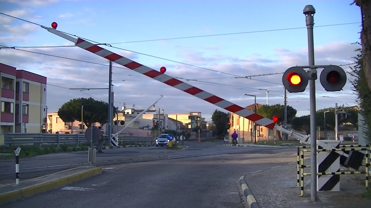 Spoorwegovergang Monserrato (I) // Railroad crossing // Passaggio a livello