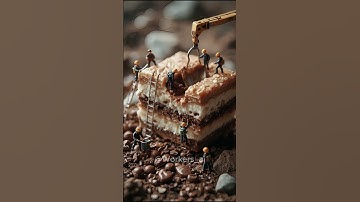 Tiny workers are preparing a cake 🍰 #tinyworkers