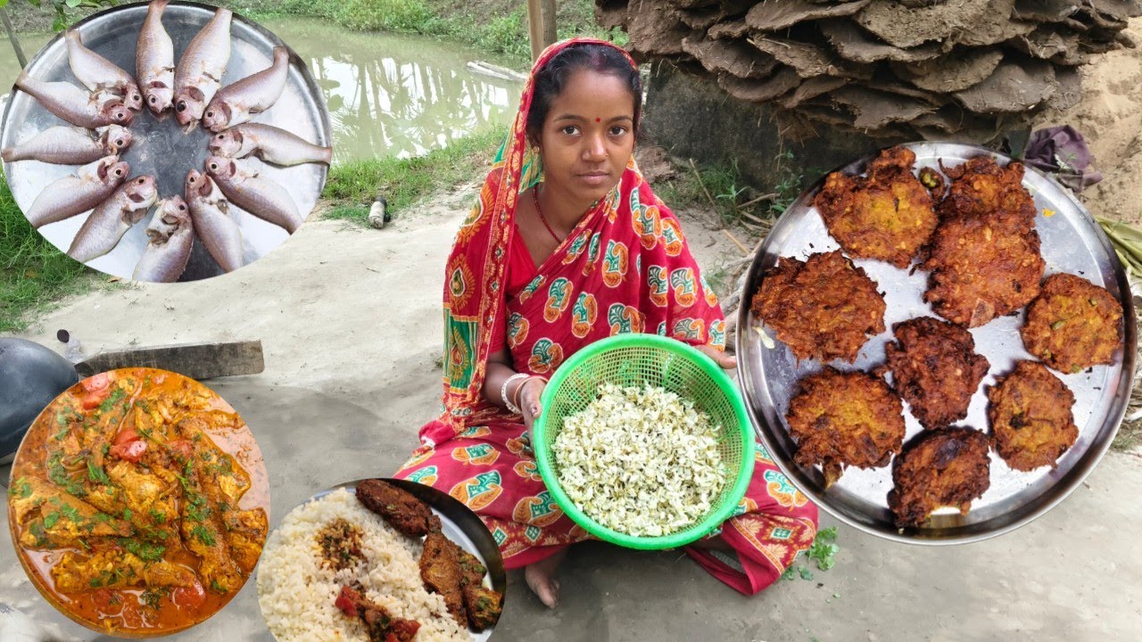 নোনা মাছের ঝাল সঙ্গে সোন্নে ফুলের বড়া। দুপুরে জমিয়ে খাবার দাবার 