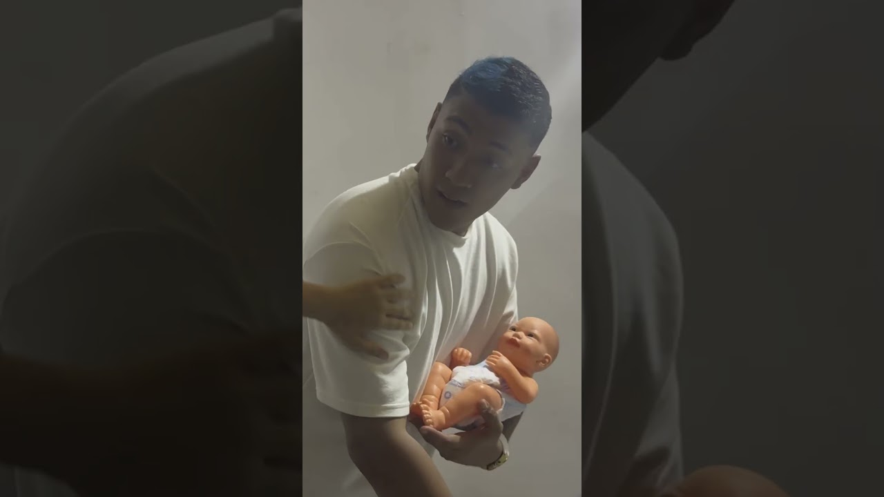 Alex aprende a ser papá a escondidas