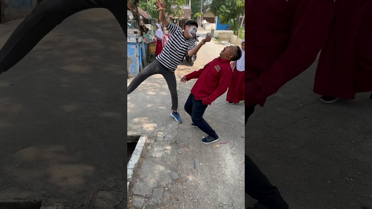 Ada yang tau lagi makan apa? 