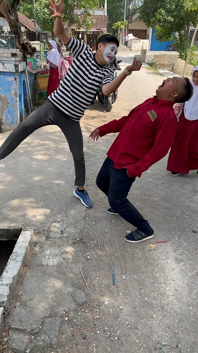 Ada yang tau lagi makan apa? #pantomim #pantomime #pantomimer #pantomimindonesia #pantomimbojonegoro