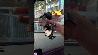 The car mobile phone holder can be used flexibly from multiple angles, freeing hands and safedriving