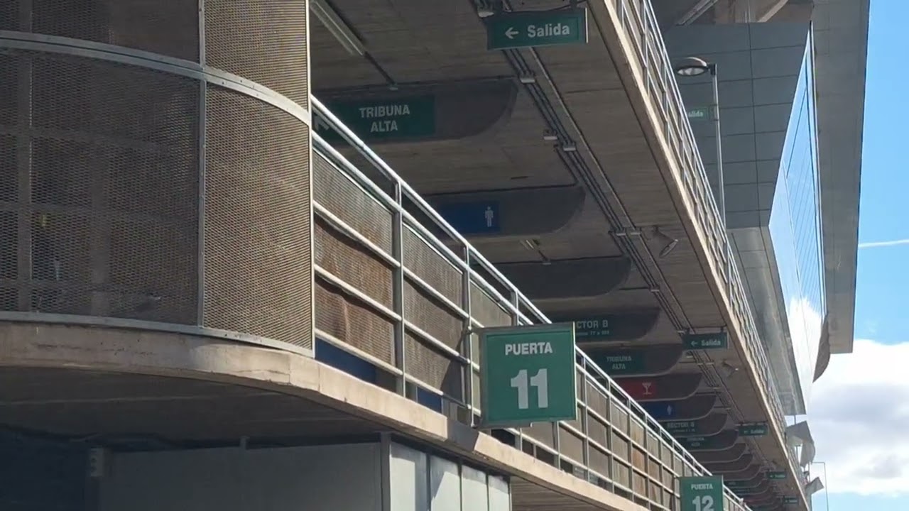 Obras  en  el Heliodoro  ( elevación  de barandilla  pasillos  exterior )