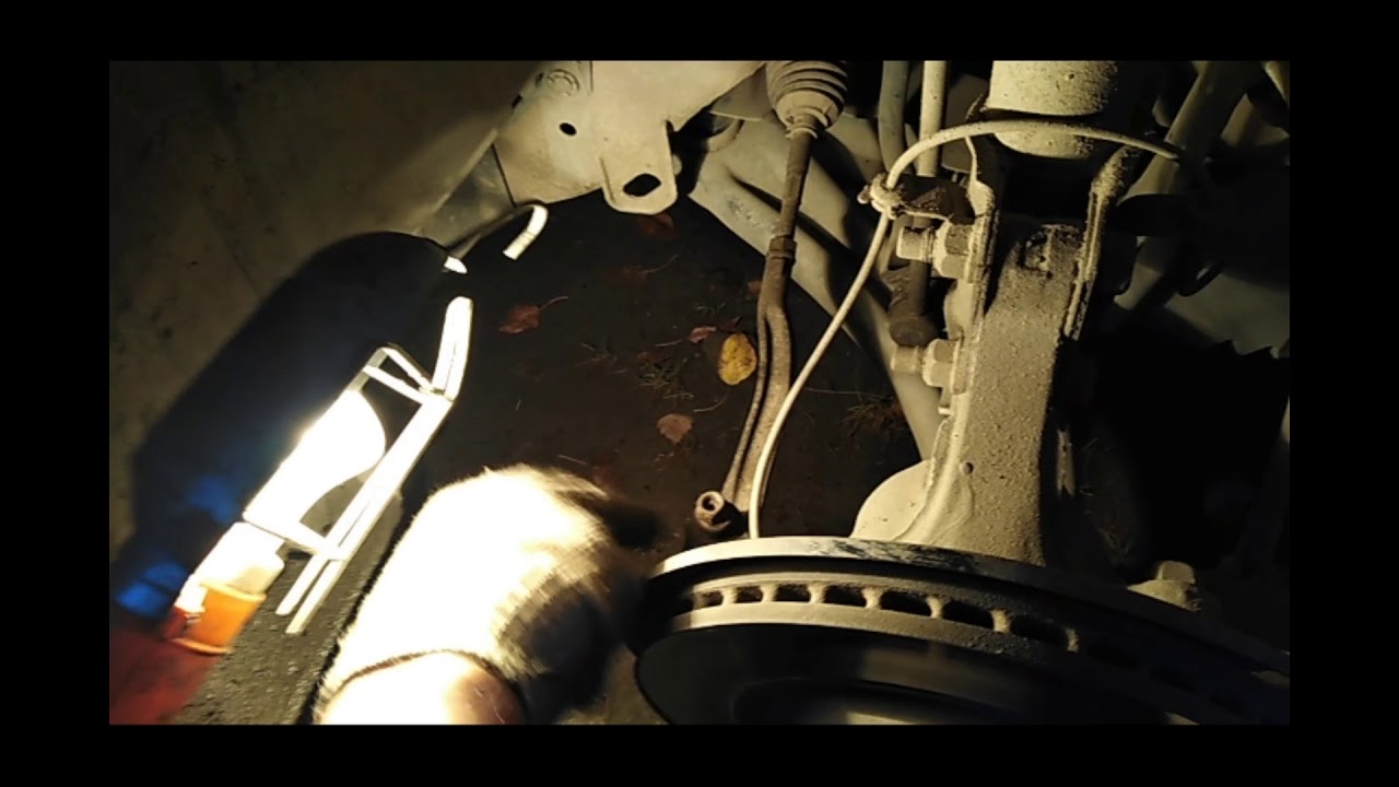 Устранение стука в подвеске. Ниссан сентра.Замена рулевых наконечников ...