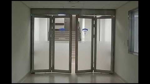 Cửa trượt gấp tự động Woosung