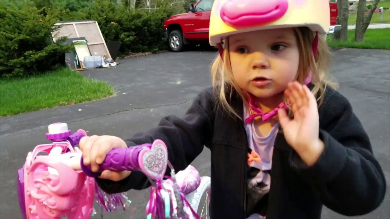 Josie Reviews her first real bike...did it make the cut??