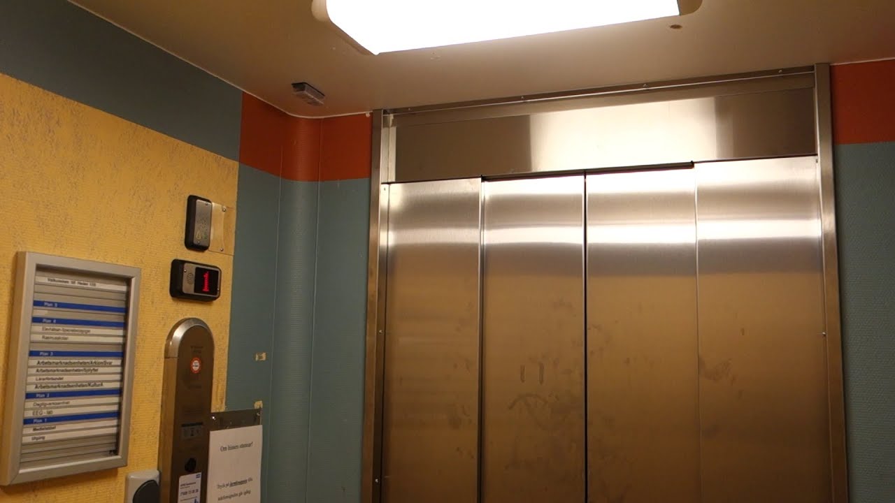 1962 ASEA Graham (mod. by: KONE) Traction Elevator @ Heden 128, Bollnäs, Sweden.