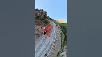 فوبيا المرتفعات لا انصحكم بالمشاهدة ههههههه طبيعة تحدي مغامرة 