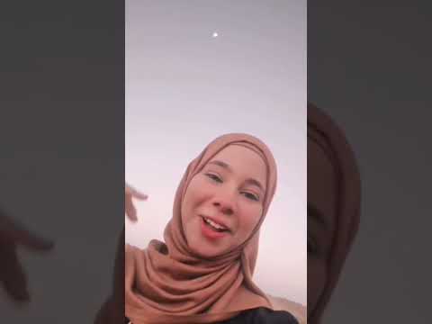 شايفين الجمال قمرين في فيديو واحد قمر في السما وقمر على الأرض