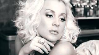 Watch Kellie Pickler Anything But Me video