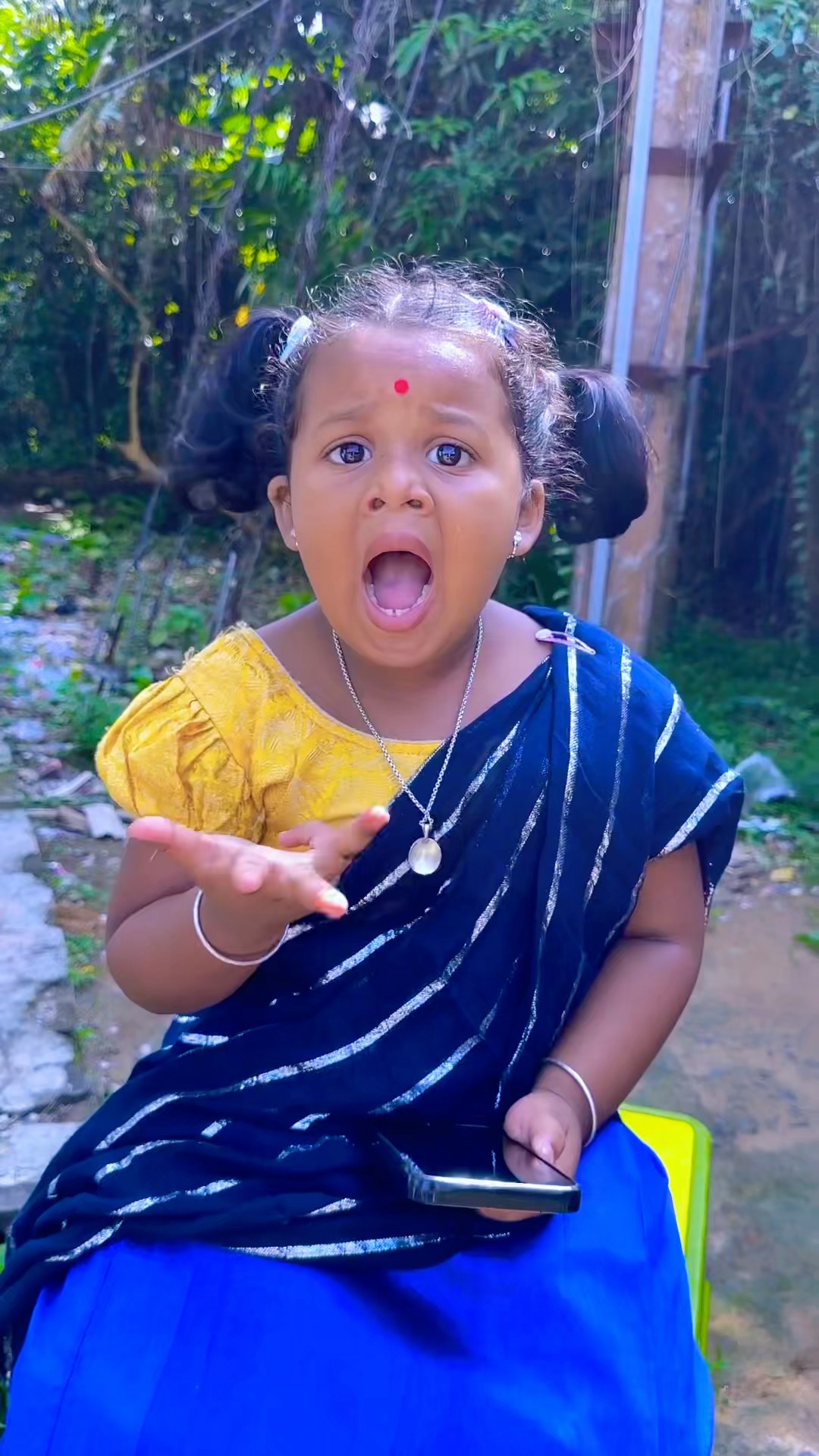 Mummy jhadu mar do??? #shorts #viral #funnyshorts #funnyvideo