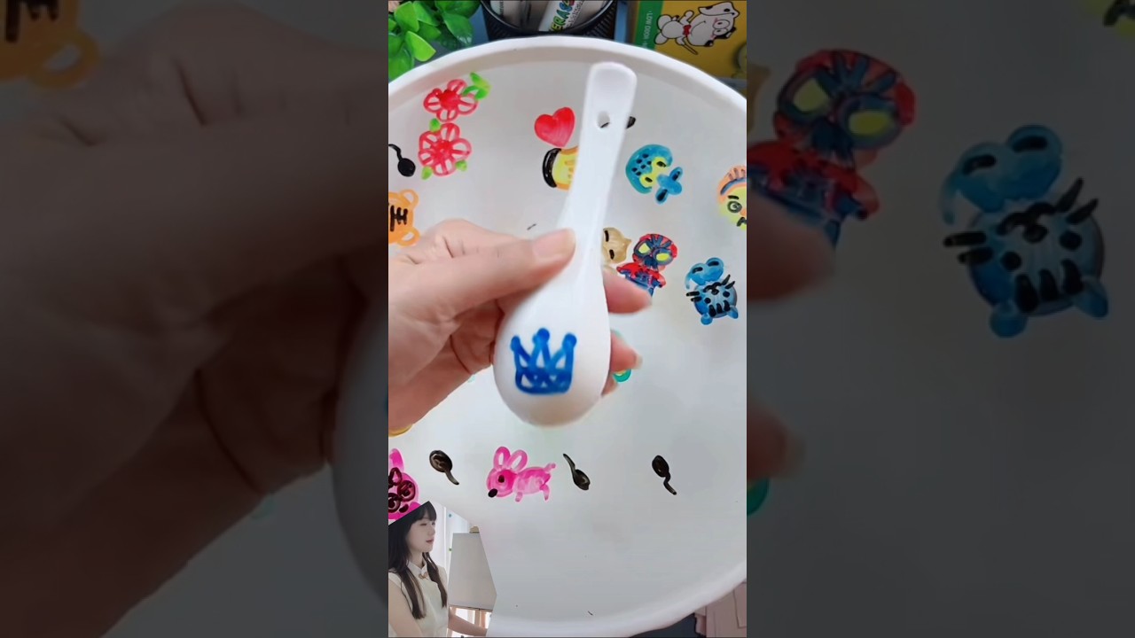 нарисуй зеленую корону на воде