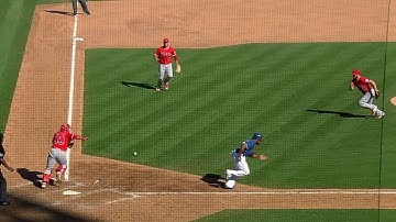 LAA@TEX: DeShields sets the table with beautiful bunt