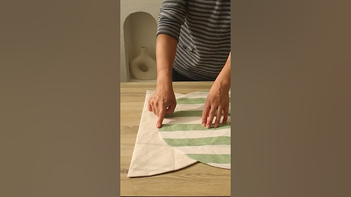 A Quick and Easy Way to Make a Bag with Two Circles of Fabric #sewing #easysewing #sewing