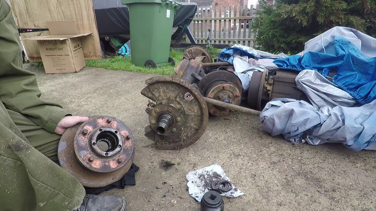 Defender 300Tdi Rebuild - 19. Stripping Back Axle - YouTube