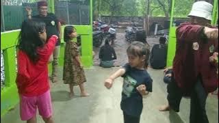 Pelatihan seni beladiri sanggar budaya Betawi