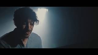 Miniatura del video "The Coronas - Give Me A Minute (Official Video)"