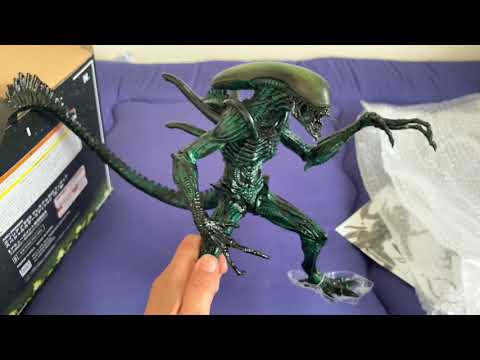 Furuyu Alien Figure Open box