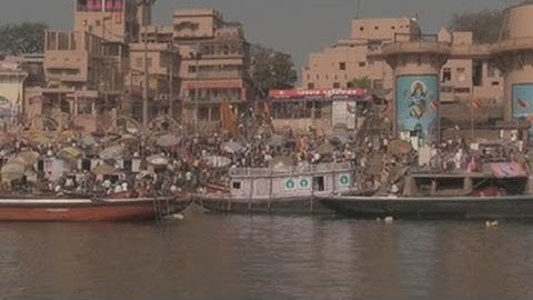 Pollution kills the sacred Ganges River and poisons Hindu devotees