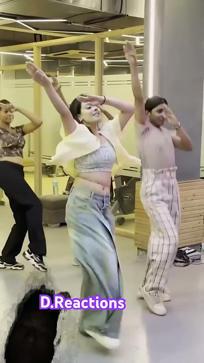 Ek dimple #dance #bollywood #dancechallenge #fashion #ytshorts #youtubeshorts #love #marvel #venom