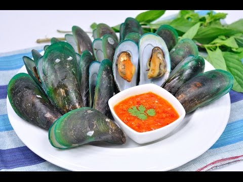 Steamed Mussels with Thai Seafood Sauce (Thai Food) - หอยแมลงภู่กับน้ำจิ้มซีฟู๊ด