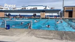 🤽‍♂️💦 Unbelievable water polo shot! Baller unleashes an epic half-court shot and SCORES! 🎯🔥