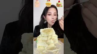 Asmr🍰Eating 🍰Decadent cream cake, sweet but never cloying！