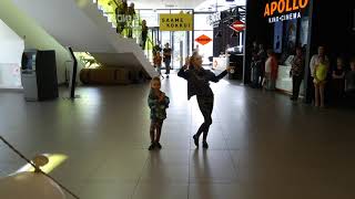 MAX MODA in APOLLO cinema
