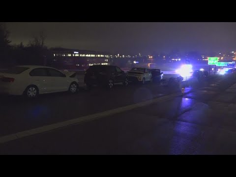 Freezing drizzle makes St. Louis-area roads dangerously slick - YouTube