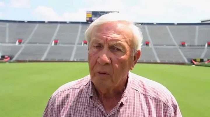 Pat Dye and Hal Baird talk Bo Jackson and Frank Th...
