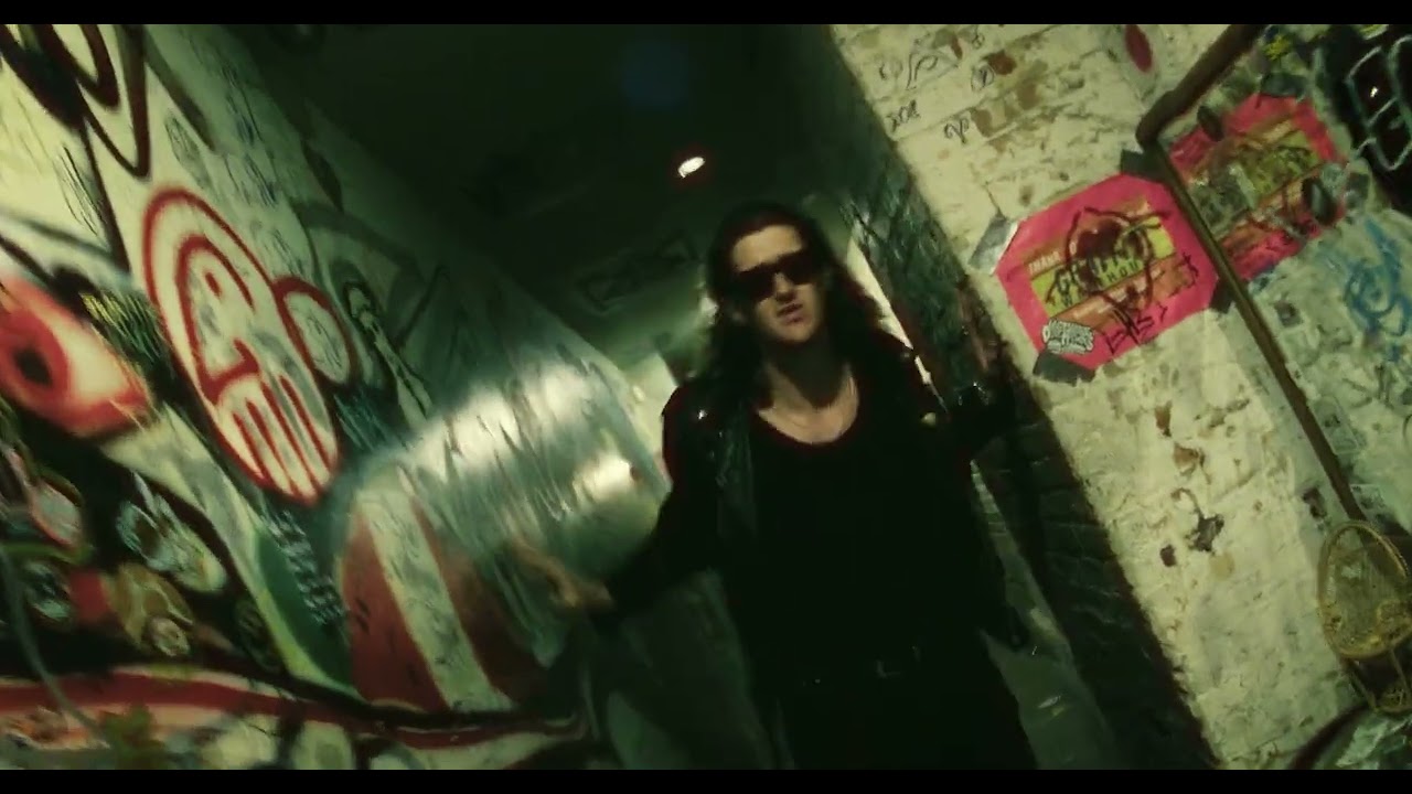 JAMES AND THE COLD GUN - SPLIT SECOND (OFFICIAL VIDEO) video thumbnail