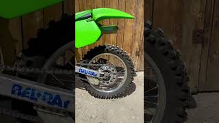 Kawasaki Kx 500 cmc 1986 moves tyre on rim in idle  #POWER