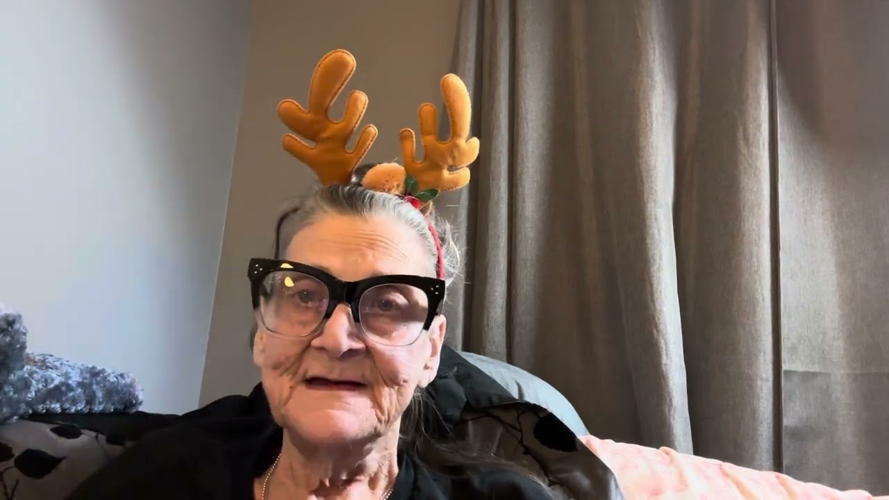 Cards, Gifts, Chatting. Have I Told You Lately That I Love You My Wonderful Friends? 🤗😘🥰