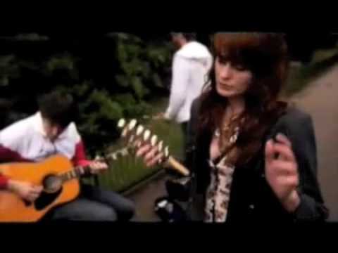 Florence + The Machine - My Boy Builds Coffins Live