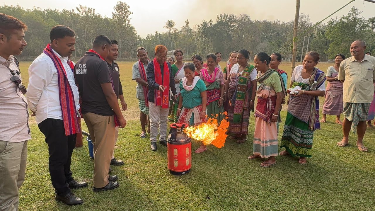 দুধনৈৰ চিলুক চৰকপাৰাত ৰাভা হাছং পৰিষদৰ উদ্যোগত ৰন্ধন গেছ ব্যৱহাৰকাৰীৰ বাবে সজাগতা সভা ।