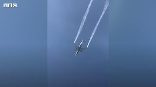 旅客機の放出した燃料が学校に、児童ら60人が手当て　米ロサンゼルス
