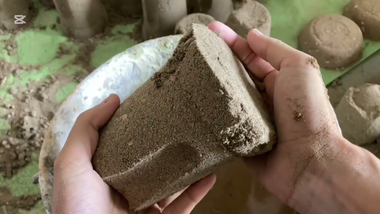 Water and dry crumbling 😋😋satisfying #relaxing #crunchycrumbles 