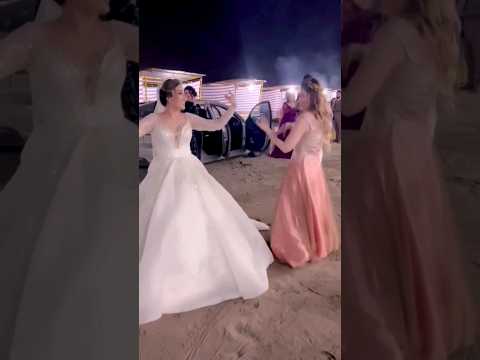 رقص زیبای مازندرانی عروس خانم خوشگل در ساحل با آهنگ شاد مازنی آهنگ مازندرانی