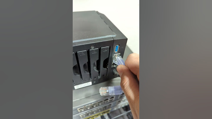 Loading a batch of drives into a Synology NAS #homelab #synology #shorts