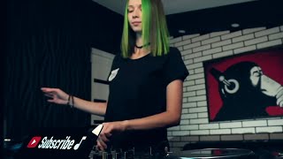 Miss Moniqu, Helen & Boys - About Us [ Area Verde ]