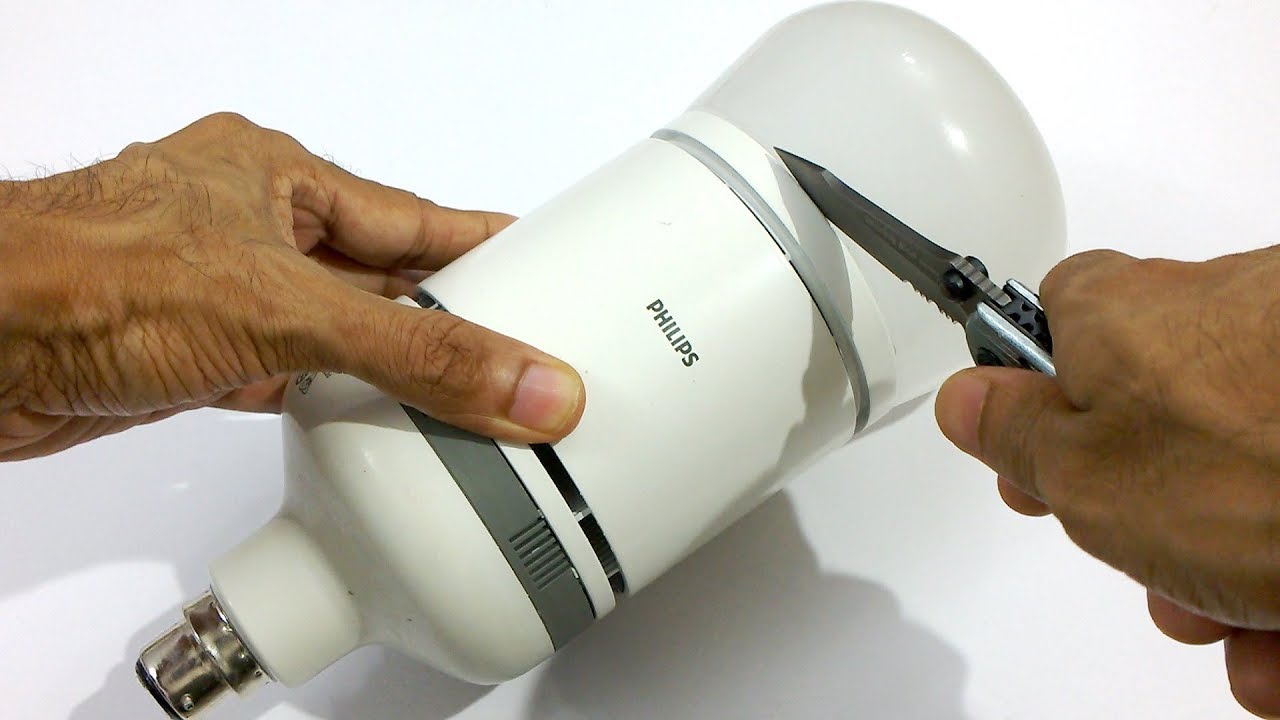 What's Inside the huge Philips 50W LED Bulb ?? - YouTube