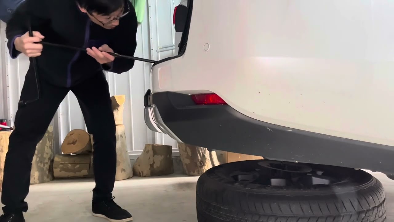 ランクル300のタイヤ空気圧警報装置が点灯した‼️