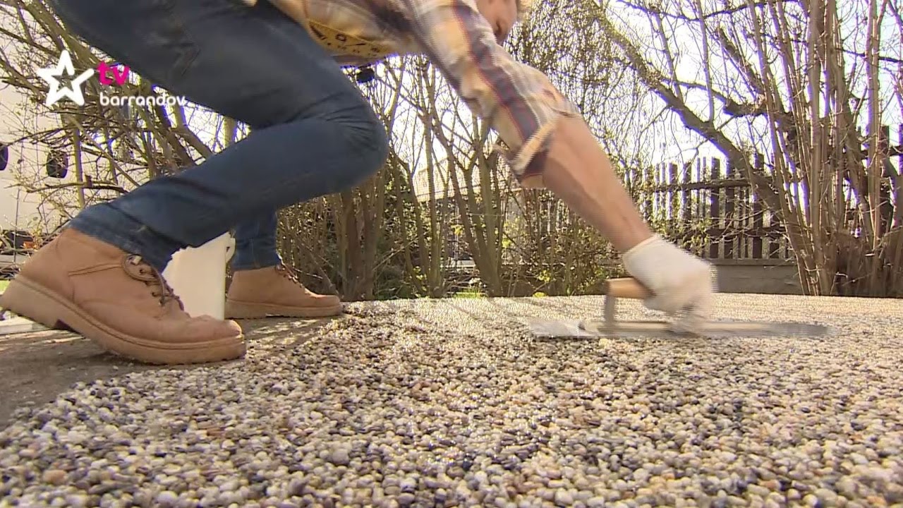 Kutil Adam aplikuje kamenný koberec PIEDRA v pořadu TV Barrandov ze dne 10.04.16.