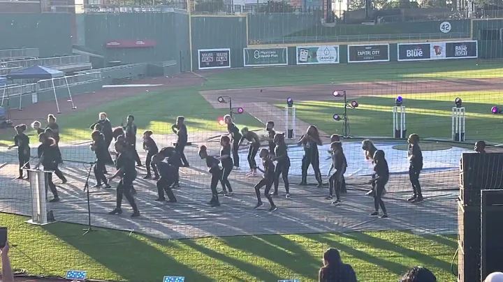 Lansing Lugnuts Stadium performance Dwight Rich Sc...